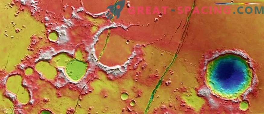 Šviežios marso tektonikos: gilios raudonosios planetos gedimai