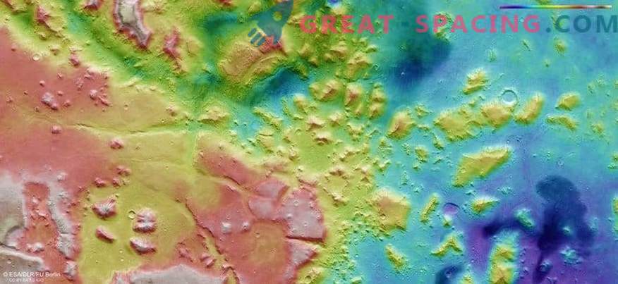Vandens, vėjo ir ledo dalyvavimas Marso paviršiaus formavime