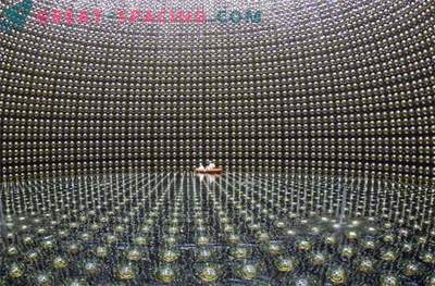 Ar neutrino funkcija pasikeičia naktį?