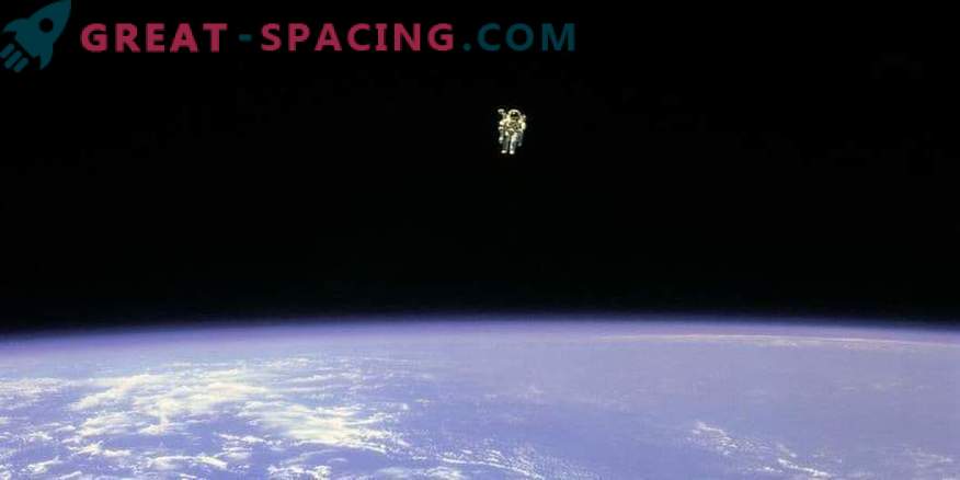 Astronautas Bruce McCandless mirė