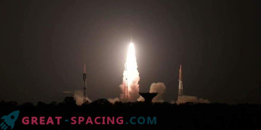 Indija pradėjo studijuoti sukurtą palydovą
