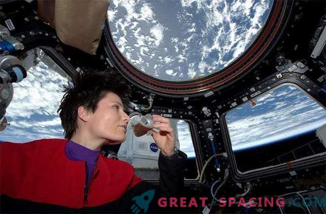 Astronautai „ISS“ bandė naujai paruoštą kavą iš trijų spausdintuvų spausdintame puodelyje