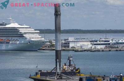 SpaceX raketas paleis palydovus ir nepavyksta nusileisti į vandenyną