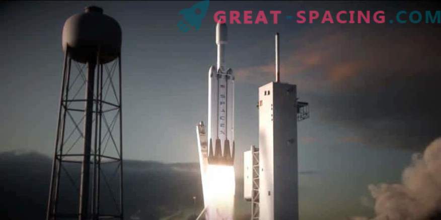 „Falcon Heavy“ atidarymas numatytas sausio mėn.
