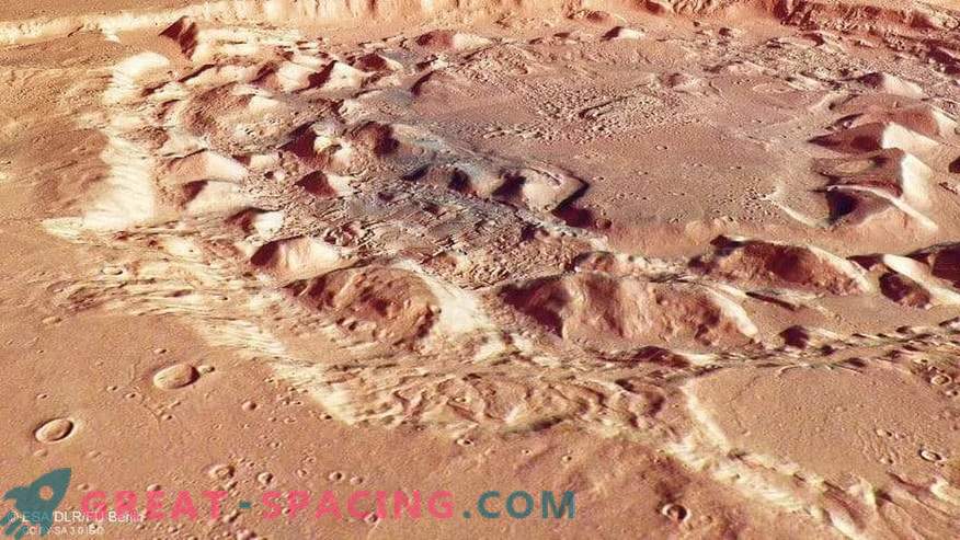 Naujasis krateris Marse arba super vulkanas?