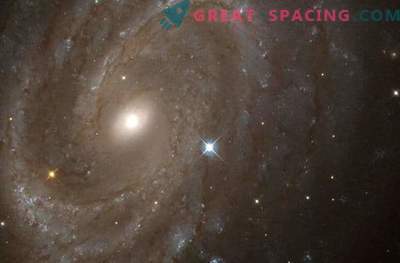 Hubble stebi dramatišką galaktikų metamorfozę
