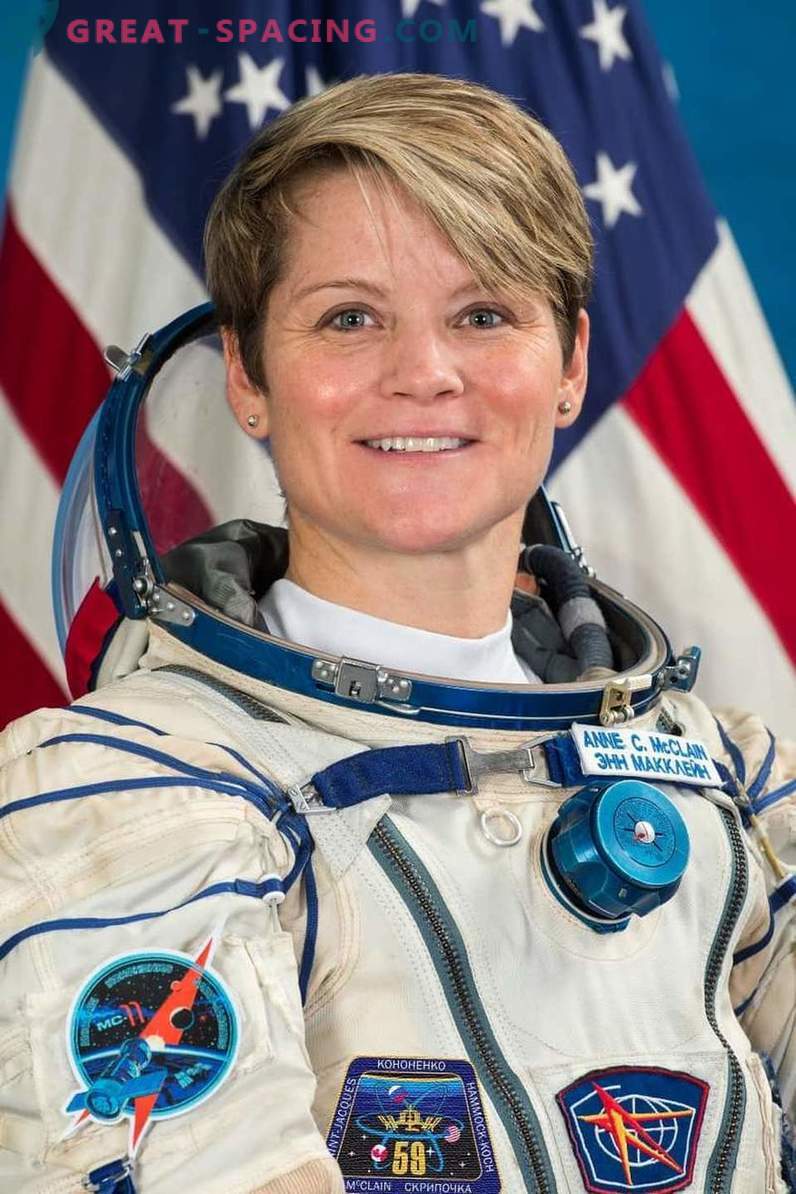 Kodėl NASA atšaukė dviejų moterų astronautų erdvės pėsčiomis