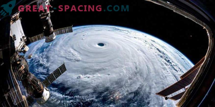Kaip žvilgsnio taifūno Trami žiūri iš ISS aukščio