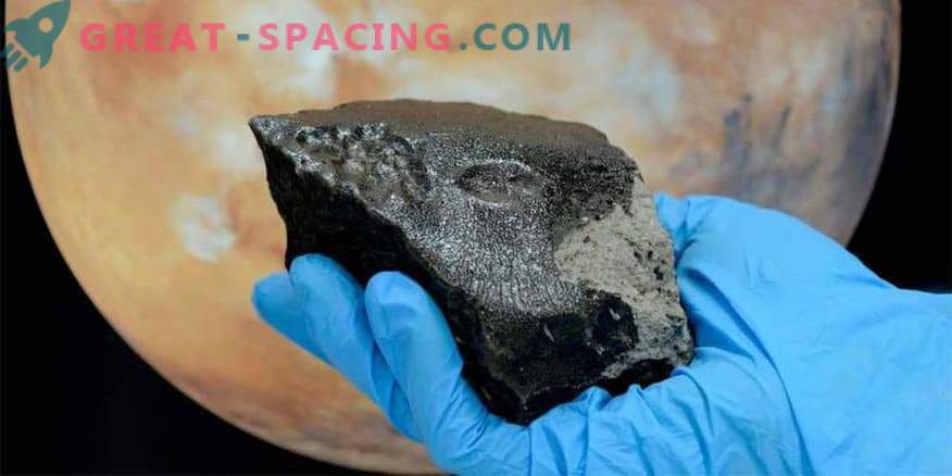 Meteoritas atskleidžia naujus duomenis apie vieną iš Marso ugnikalnių