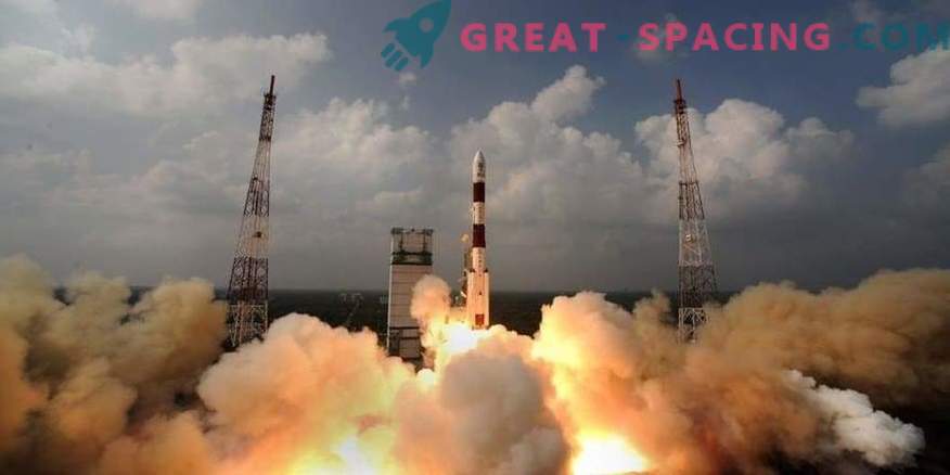 Indijos raketas ruošiasi nedelsiant paleisti 104 palydovus