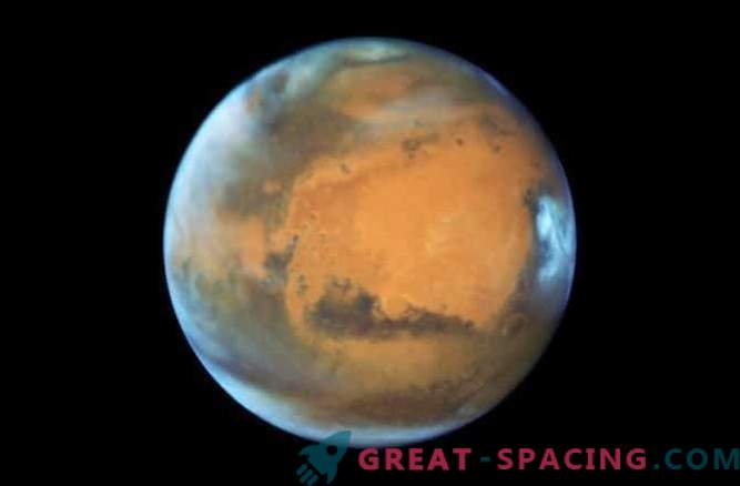 Mokslininkai stengiasi paaiškinti keistą blyksnį Marse