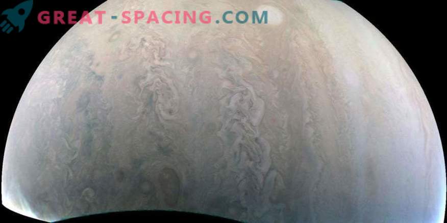 Jupiterio stora audra sutinka Juno
