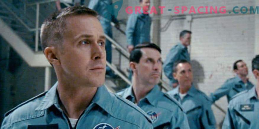 „Vyras ant Mėnulio“: Ryanas Goslingas prisikėlė Neil Armstrongo pasirodymą