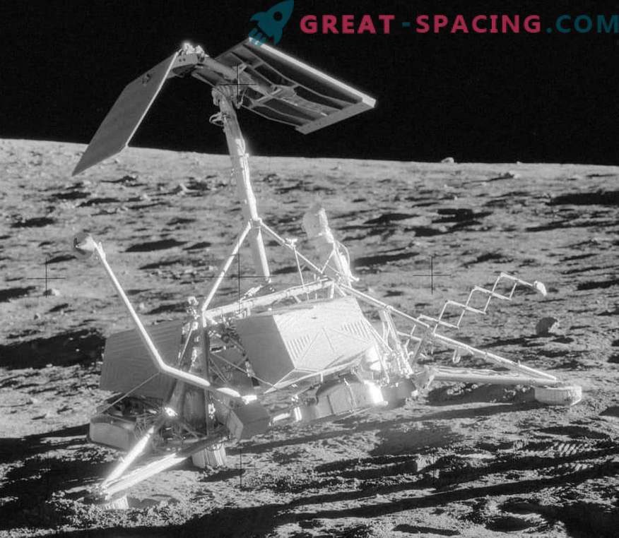 Apollo-12 įgula surado vieną iš pirmųjų į Mėnulį paleistų transporto priemonių