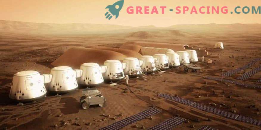 Ilonas Muskas siūlo į Marsą siųsti robotų koloniją