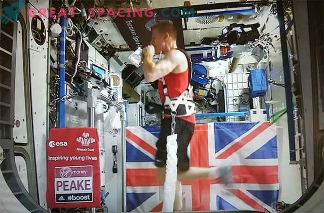 Anglų astronautas vyko 60 000 mylių Londono maratone