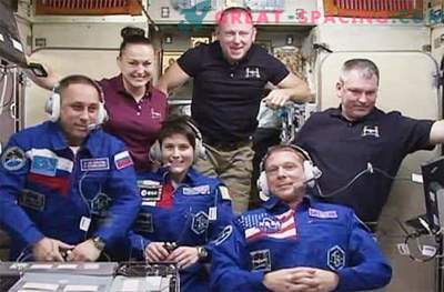Новите членове на екипажа са пристигнали безопасно на МКС
