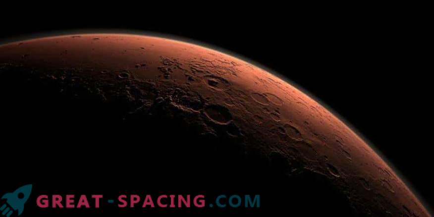 Naktinis pūga Marse