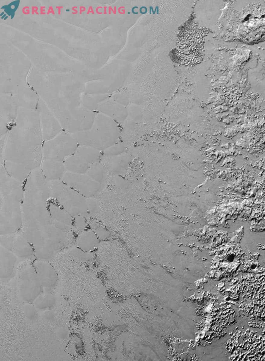 Ar galite rasti gyvenimą Plutono vandenyje