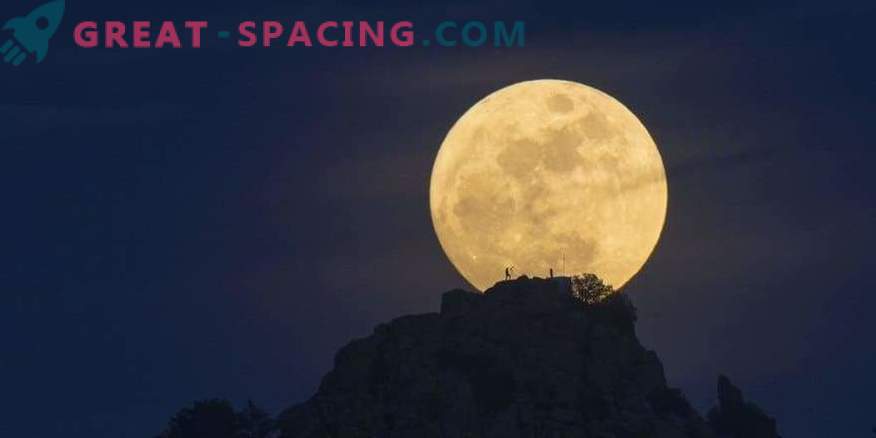 Mėnulis pirmą kartą per 150 metų imsis neįprastos spalvos