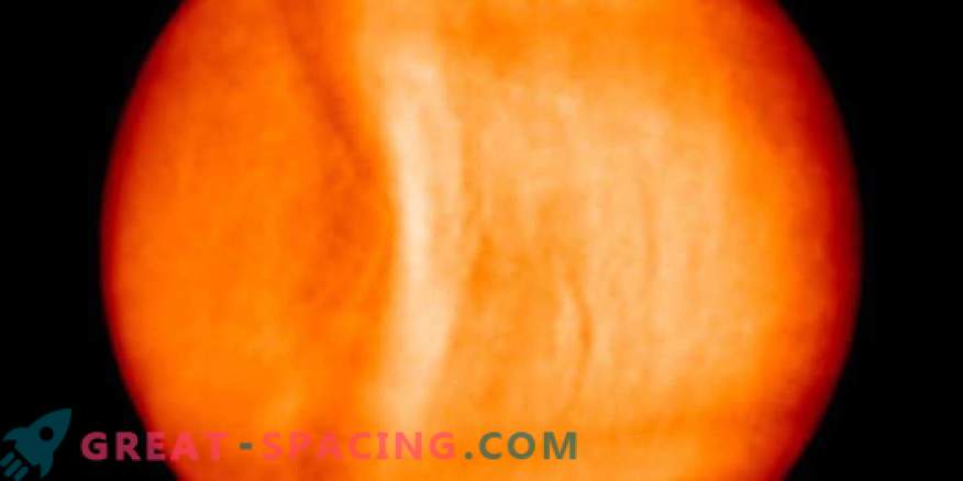 Venus buvo aptikta milžiniška gravitacinė banga
