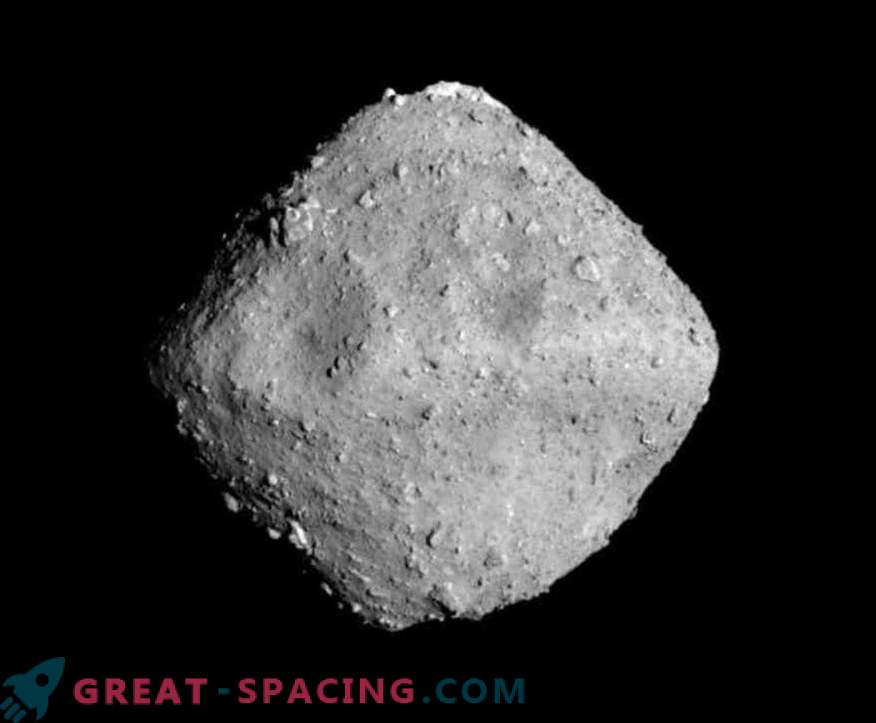 Hayabusa-2 bandys kitą mėnesį surinkti pirmąjį asteroidinį pavyzdį