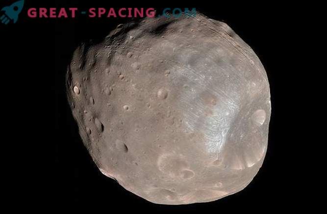Marso Phobos palydovas pradeda žlugti