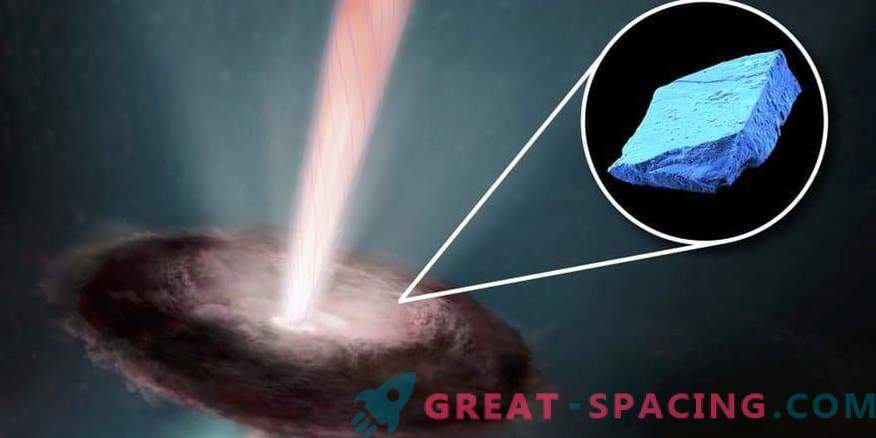 Mėlynieji kristalai meteorituose atskleidžia saulės praeitį.