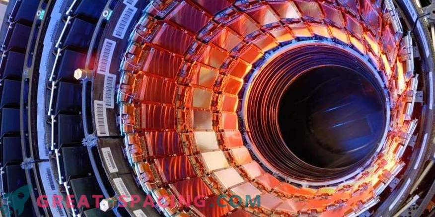 Didelis Hadron Collider gali prasiskverbti į kitą dimensiją