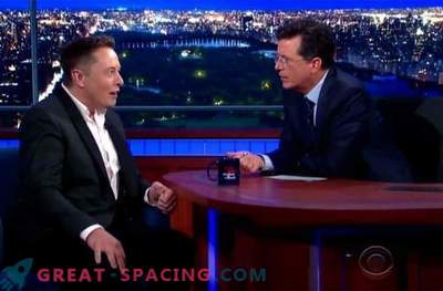 Elon Musk pasiūlė nutraukti termobranduolinę bombą Marse