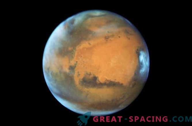 Hablas padarė Raudonosios planetos konfrontacijos metu Marso paveikslą