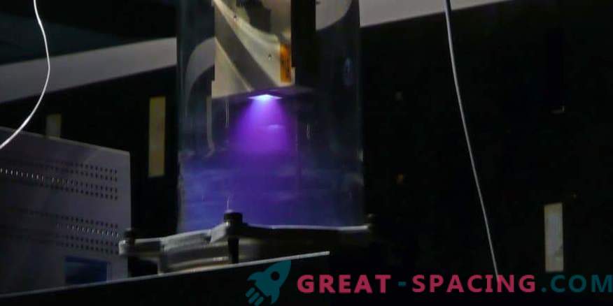 Mikro impulso plazminis variklis CubeSat