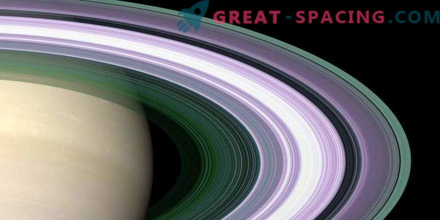 Sonda da Cassini valsa com os anéis de Saturno