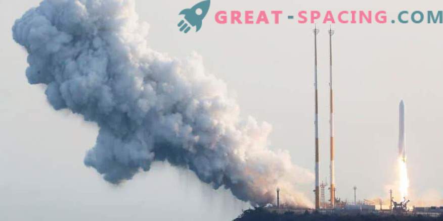 Sėkmingas Pietų Korėjos raketų variklio bandymas