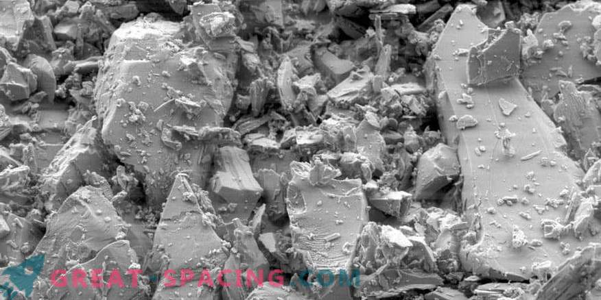 Mokslininkai laboratorijoje sukuria dirbtinius meteoritus
