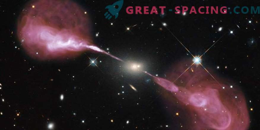 Astronomai praneša apie tolimiausią radijo galaktiką