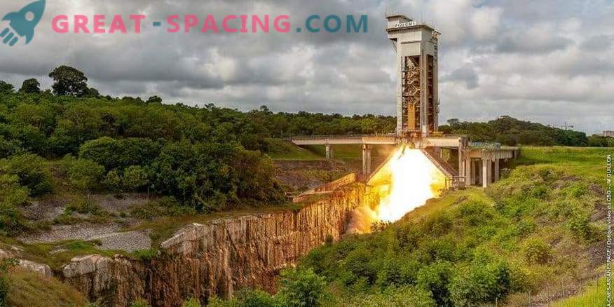 Vega-S raketos bandymo variklio paleidimas