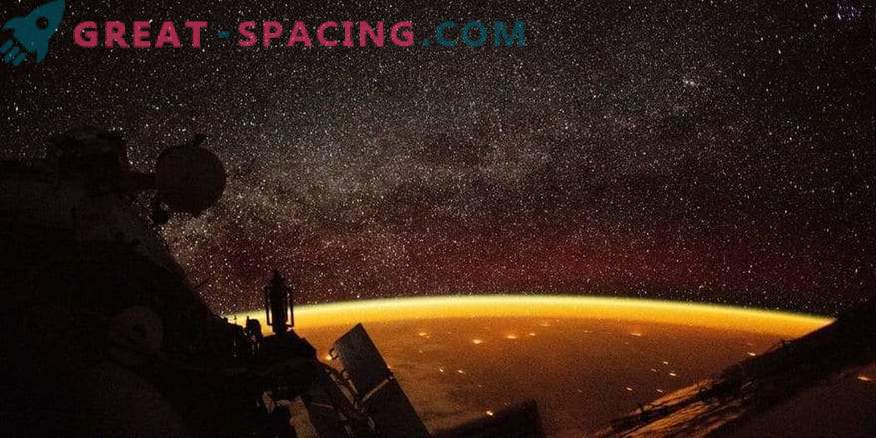 Naktinis Žemės vaizdas iš ISS