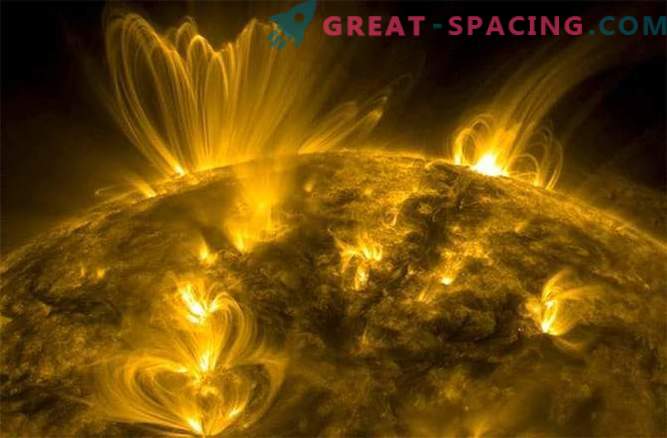 Galingi saulės išsiveržimai, kuriuos sukelia didžiulės magnetinės linijos