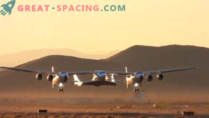 Kosminis turizmas artėja! „SpaceShipTwo“ atsidūrė istoriniame bandymų skrydžyje
