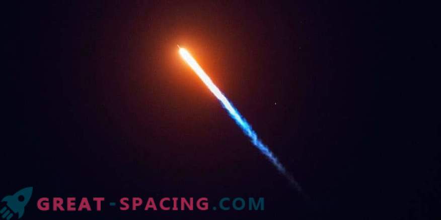 SpaceX vienu metu paleidžia 64 palydovus