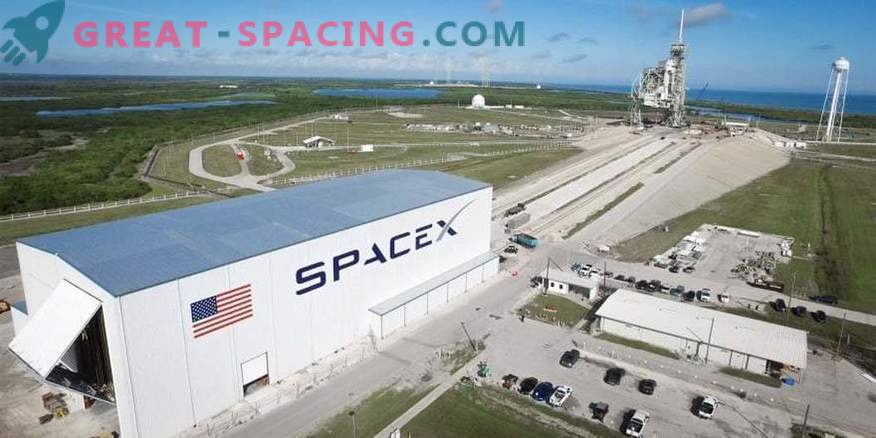 Los Andželas pritaria SpaceX raketų sistemos statybai