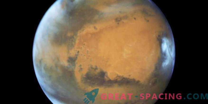Marso atmosfera veikia kaip viena