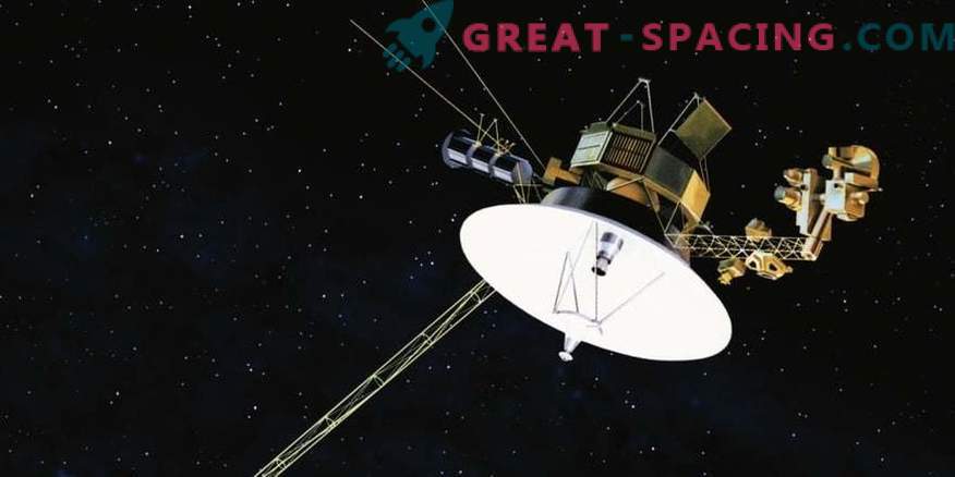 Voyager zondai palaiko ryšius 40 metų!