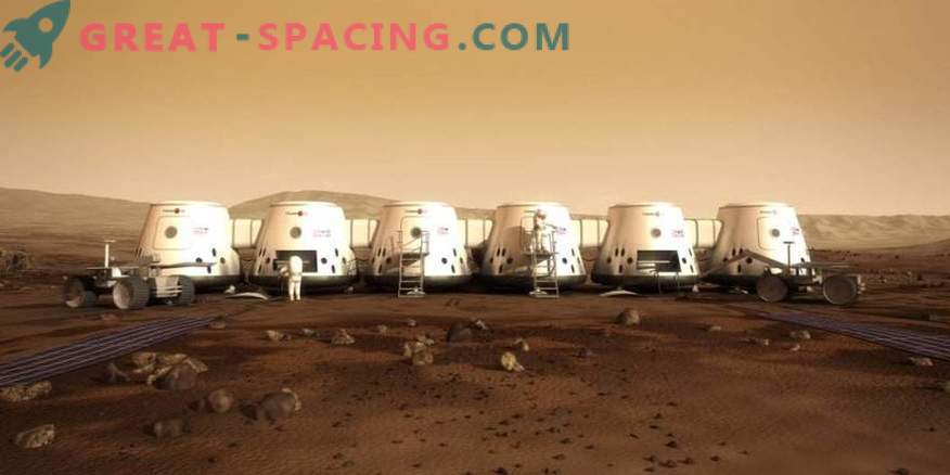 Ilon Musk planuoja statyti Marso bazę per dešimtmetį