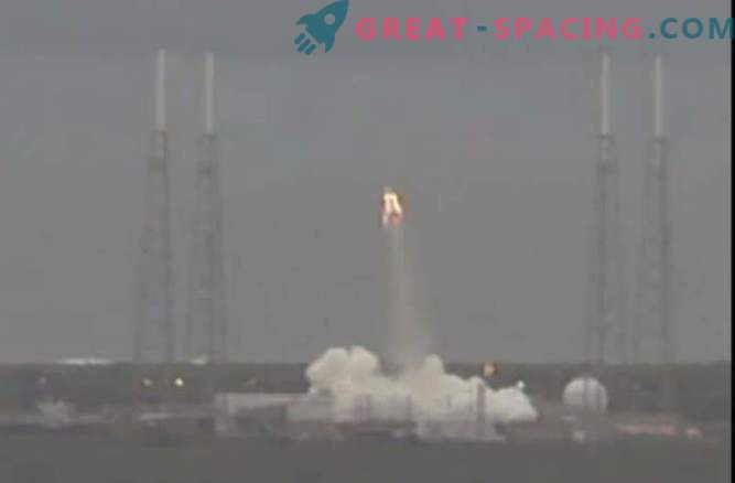 SpaceX Dragon пътнически космически кораб направи първия тестов полет