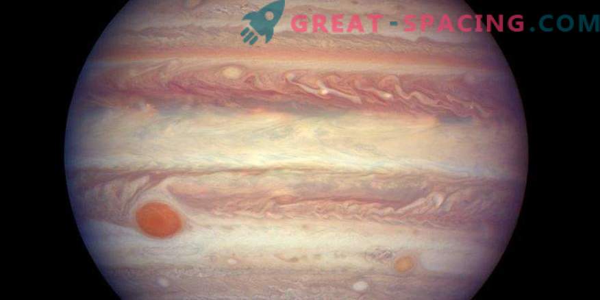 Hablo ūgliai Jupiterį užsidaro iš arti