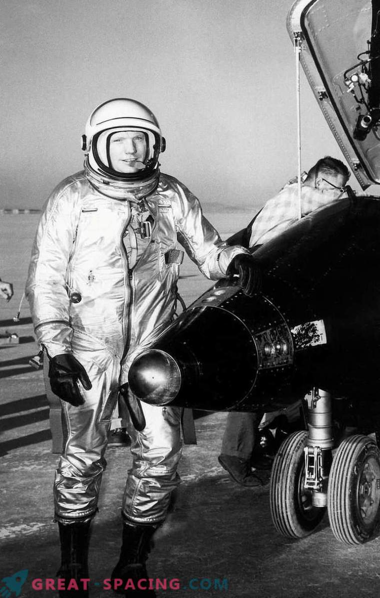 Neil Armstrong: pirmasis žmogus ant mėnulio