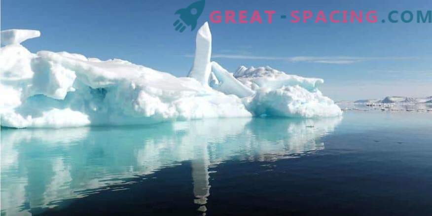 Po Antarktidos ledo matomi paslaptingi pastatai! Slapta bazė ar svetimšalė erdvė?