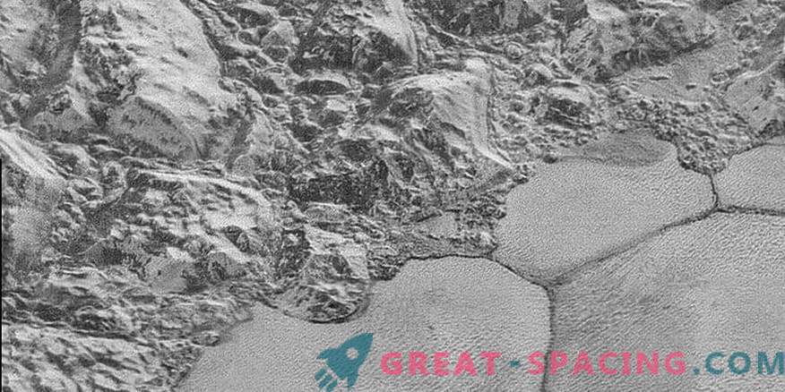 Mokslininkai atskleidžia Pluto kopų paslaptis
